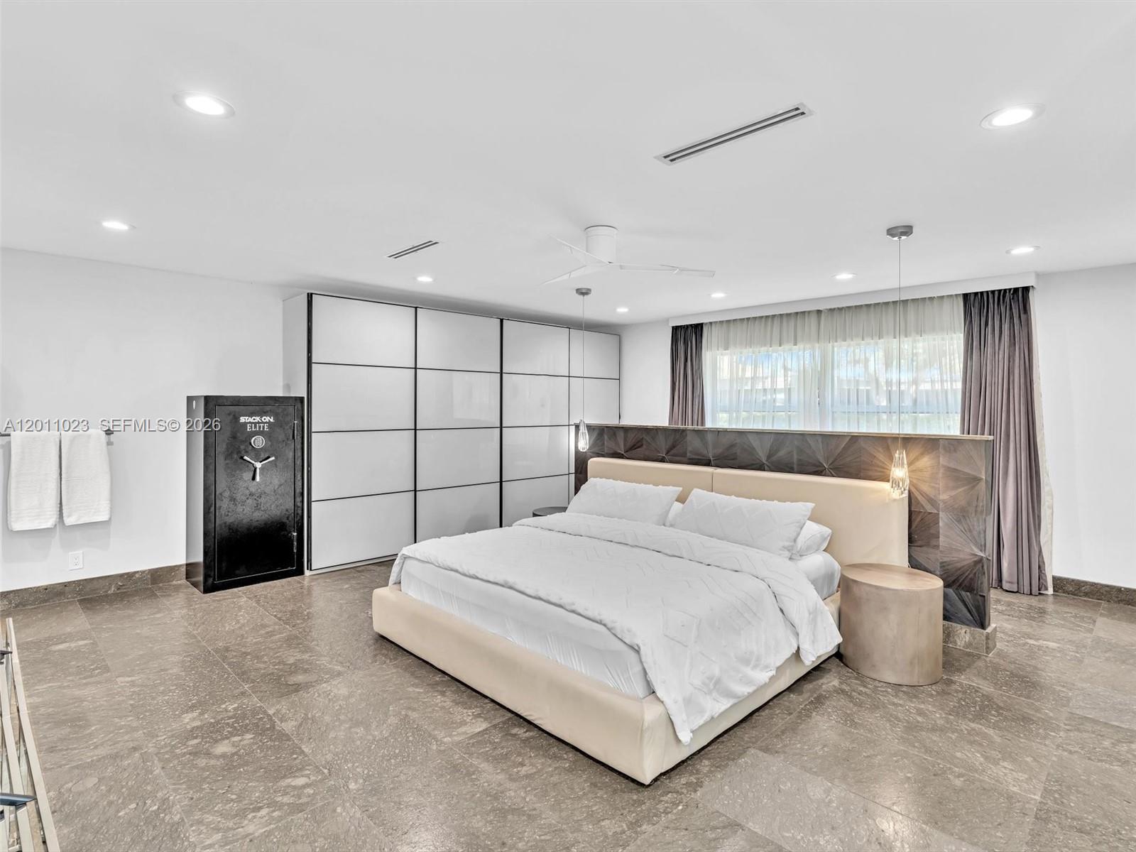 840 S Southlake Dr #0, Hollywood FL 33019
