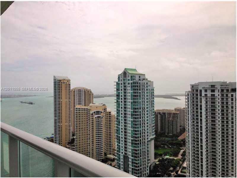 300 S Biscayne Blvd #T-3004, Miami FL 33131