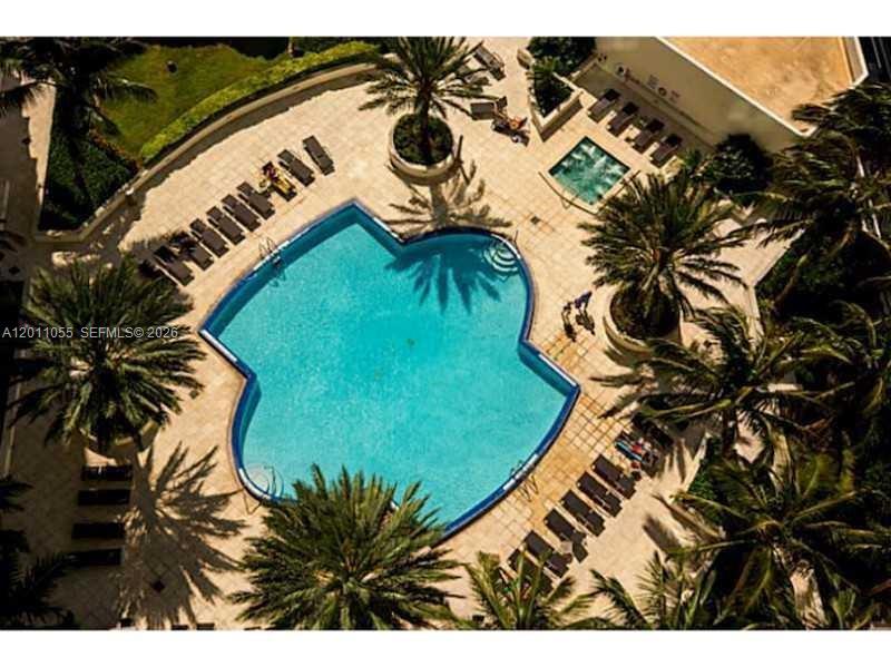 300 S Biscayne Blvd #T-3004, Miami FL 33131
