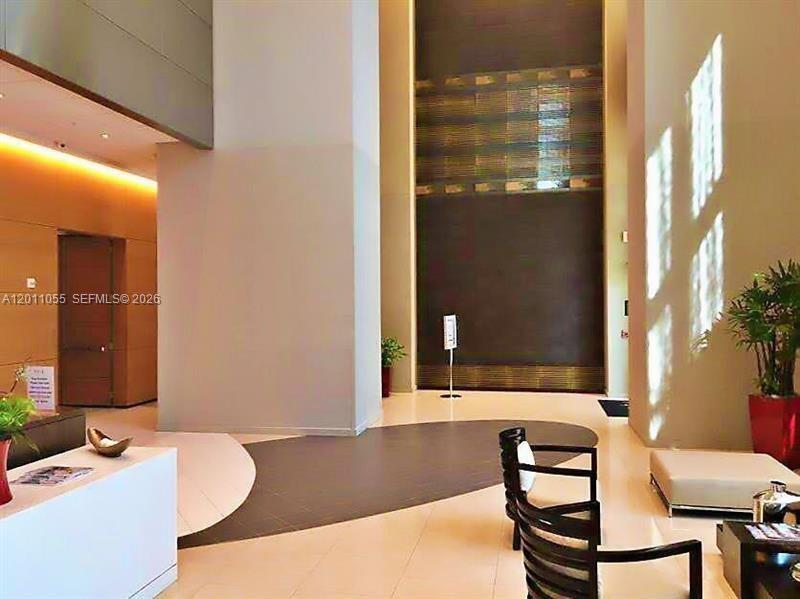 300 S Biscayne Blvd #T-3004, Miami FL 33131
