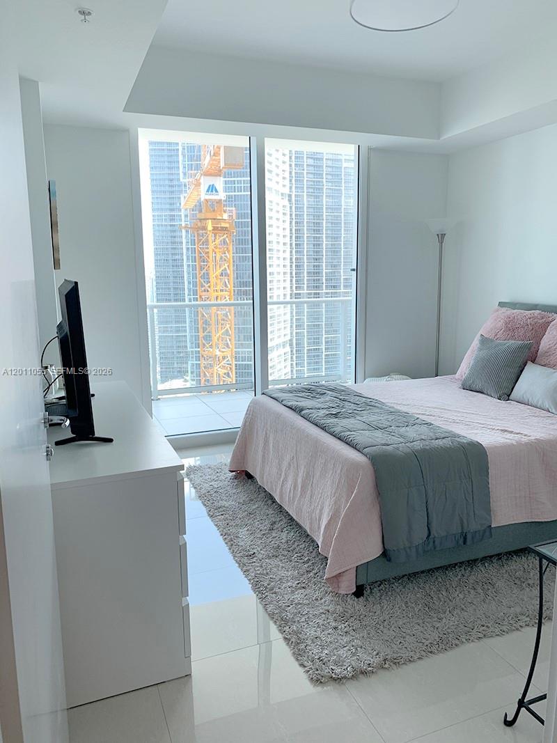 300 S Biscayne Blvd #T-3004, Miami FL 33131