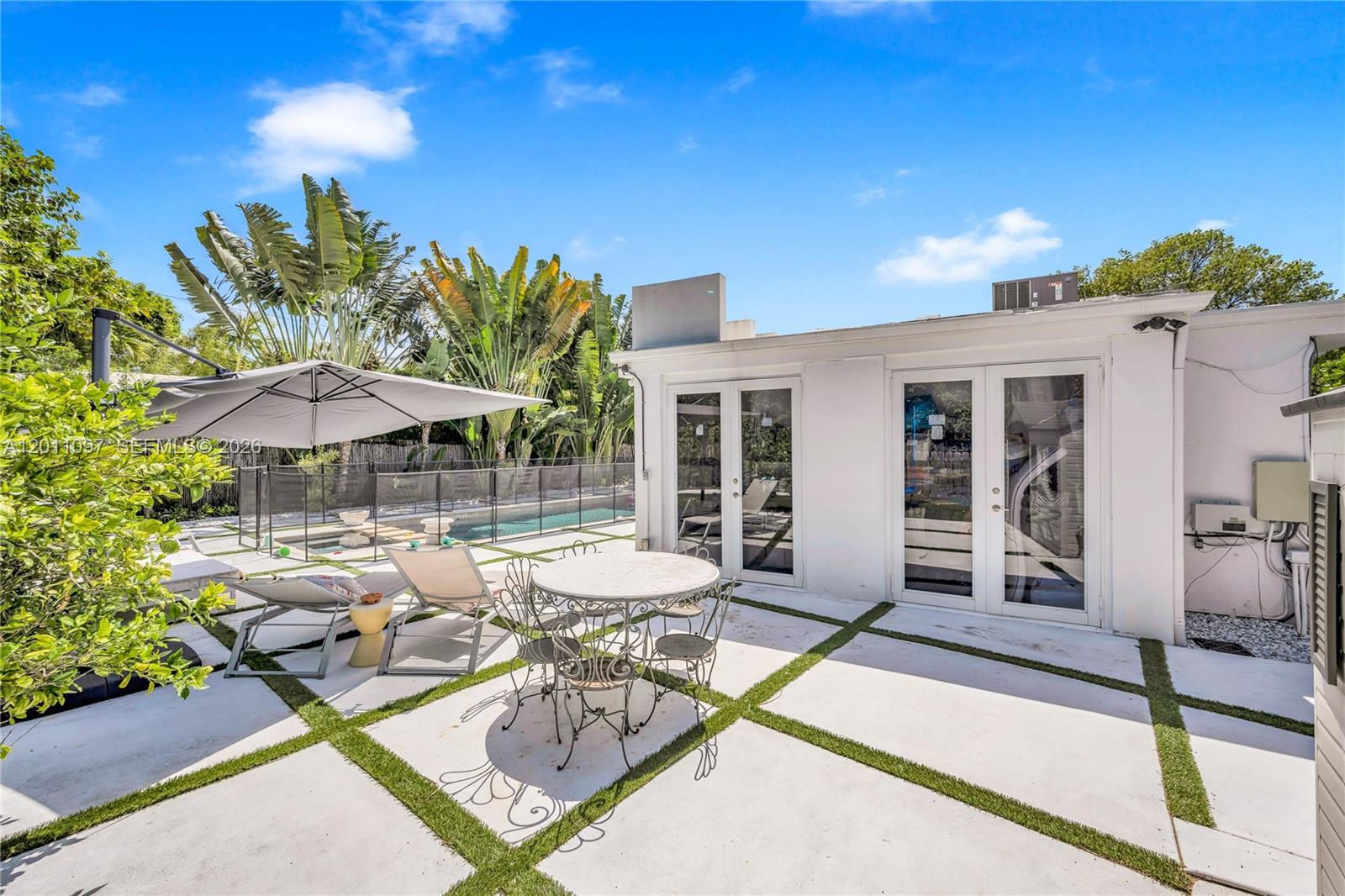 Miami Beach FL 33140 - A12011097