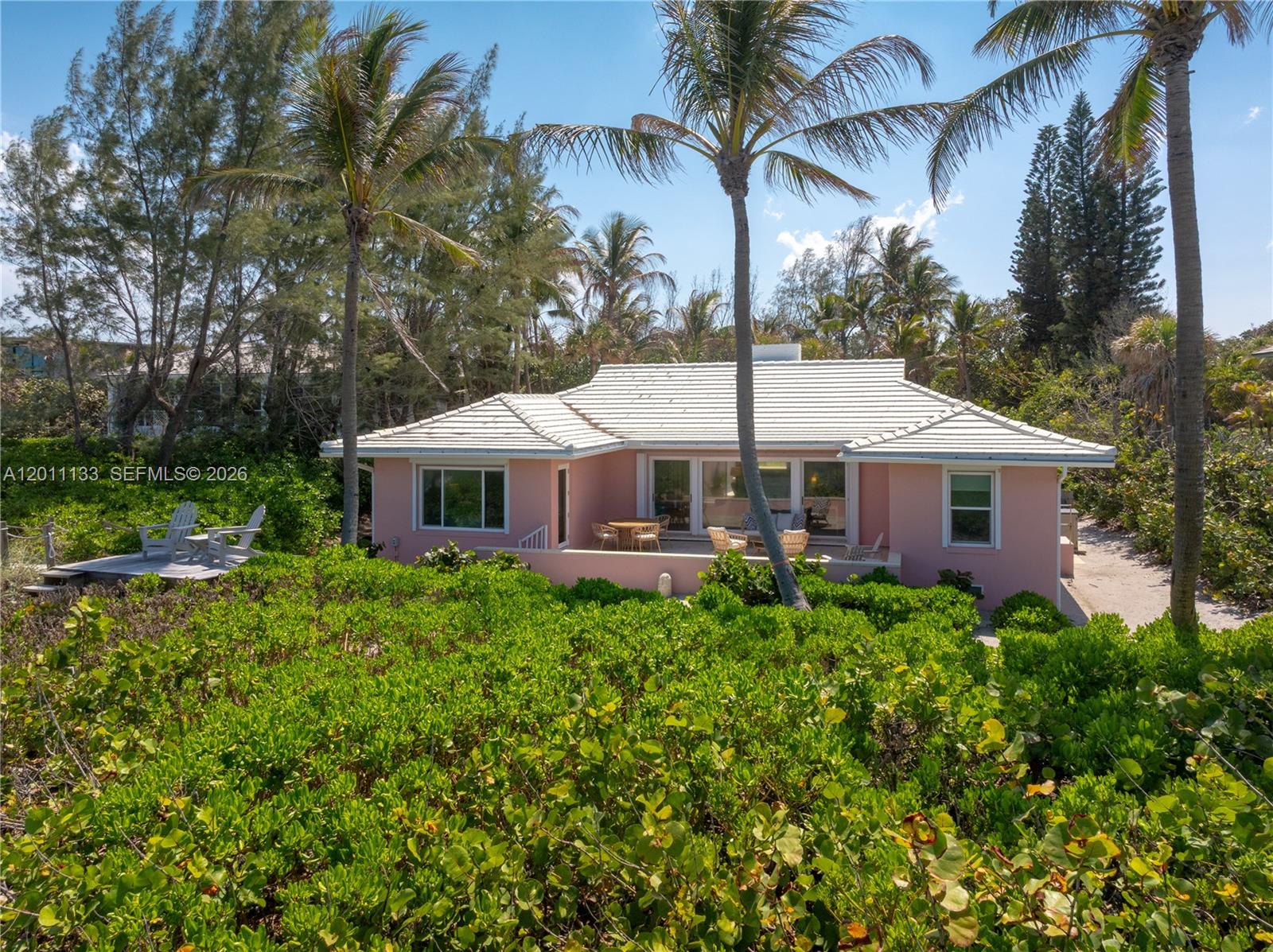 55 N Beach Rd, Jupiter Island FL 33455