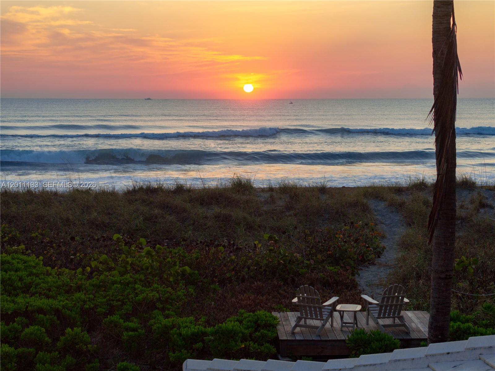 55 N Beach Rd, Jupiter Island FL 33455