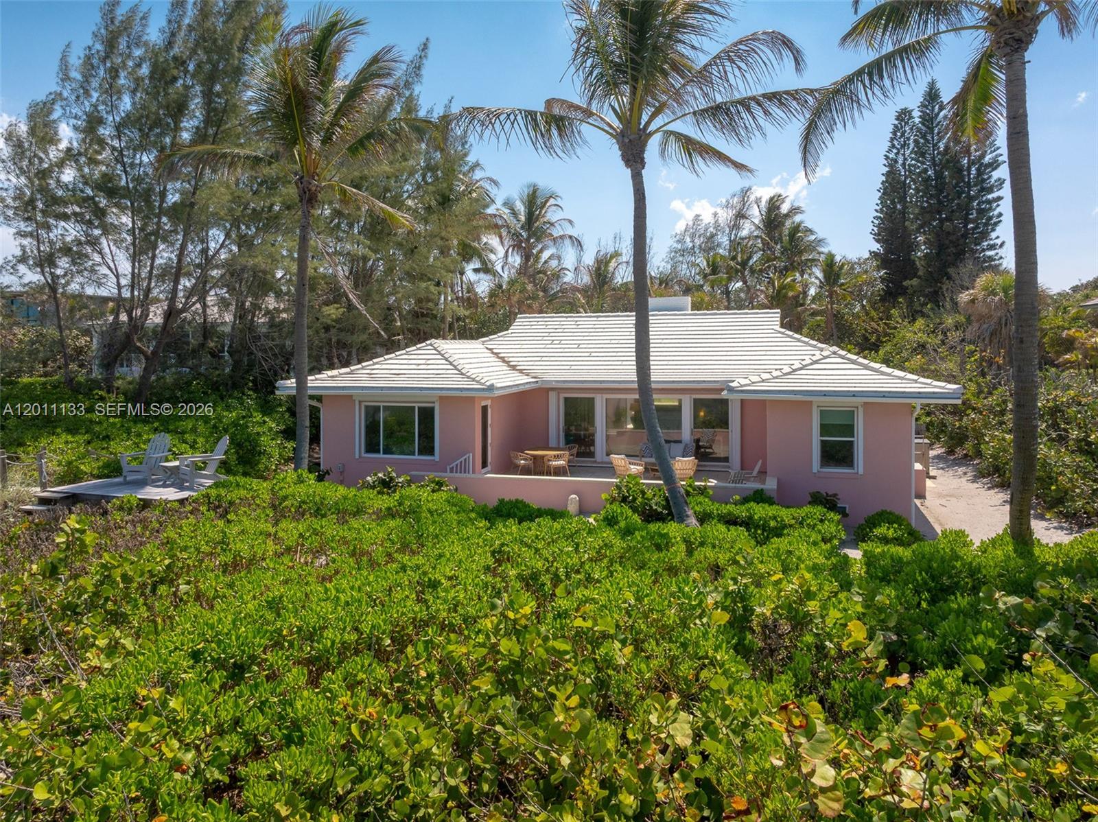 55 N Beach Rd, Jupiter Island FL 33455