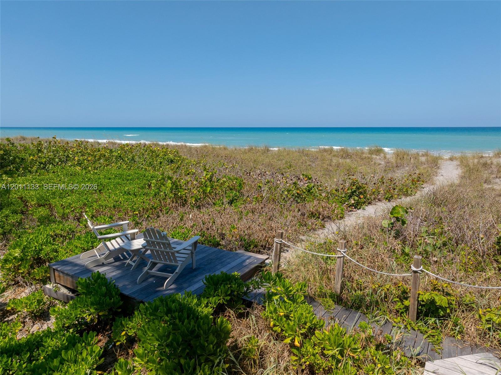 55 N Beach Rd, Jupiter Island FL 33455