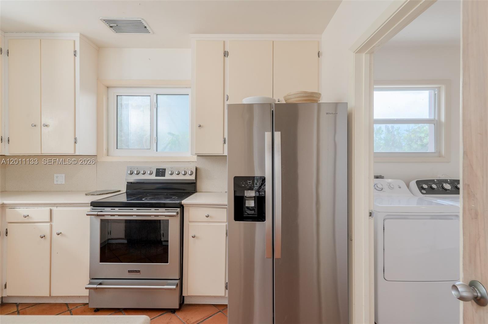 55 N Beach Rd, Jupiter Island FL 33455