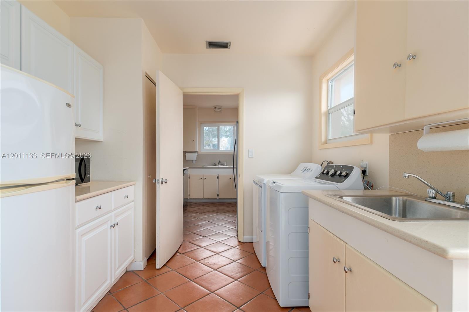 55 N Beach Rd, Jupiter Island FL 33455