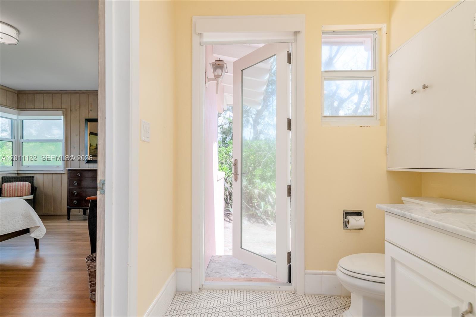 55 N Beach Rd, Jupiter Island FL 33455