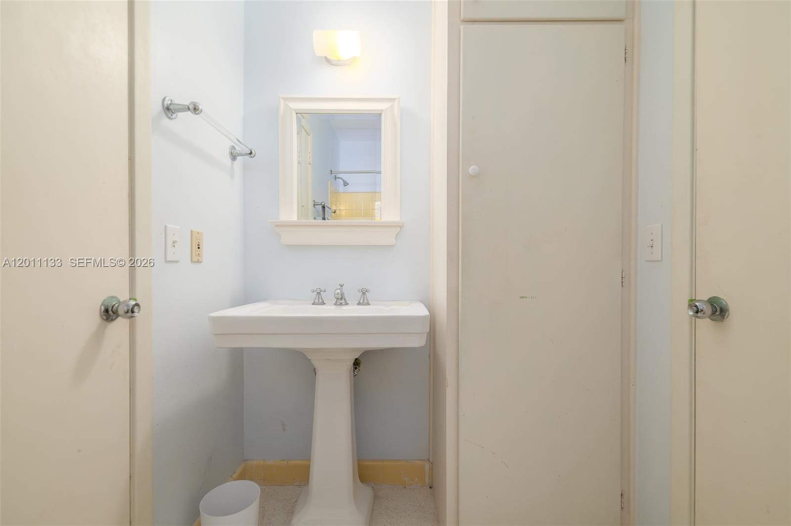 55 N Beach Rd, Jupiter Island FL 33455