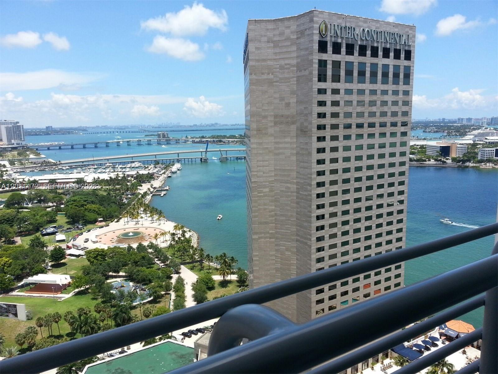 325 S Biscayne Blvd #3120, Miami FL 33131