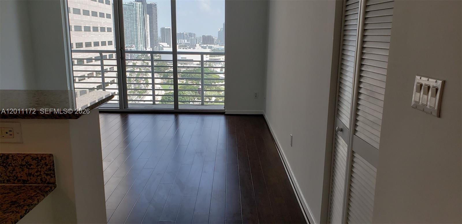 325 S Biscayne Blvd #3120, Miami FL 33131