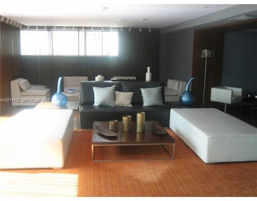 325 S Biscayne Blvd #3120, Miami FL 33131