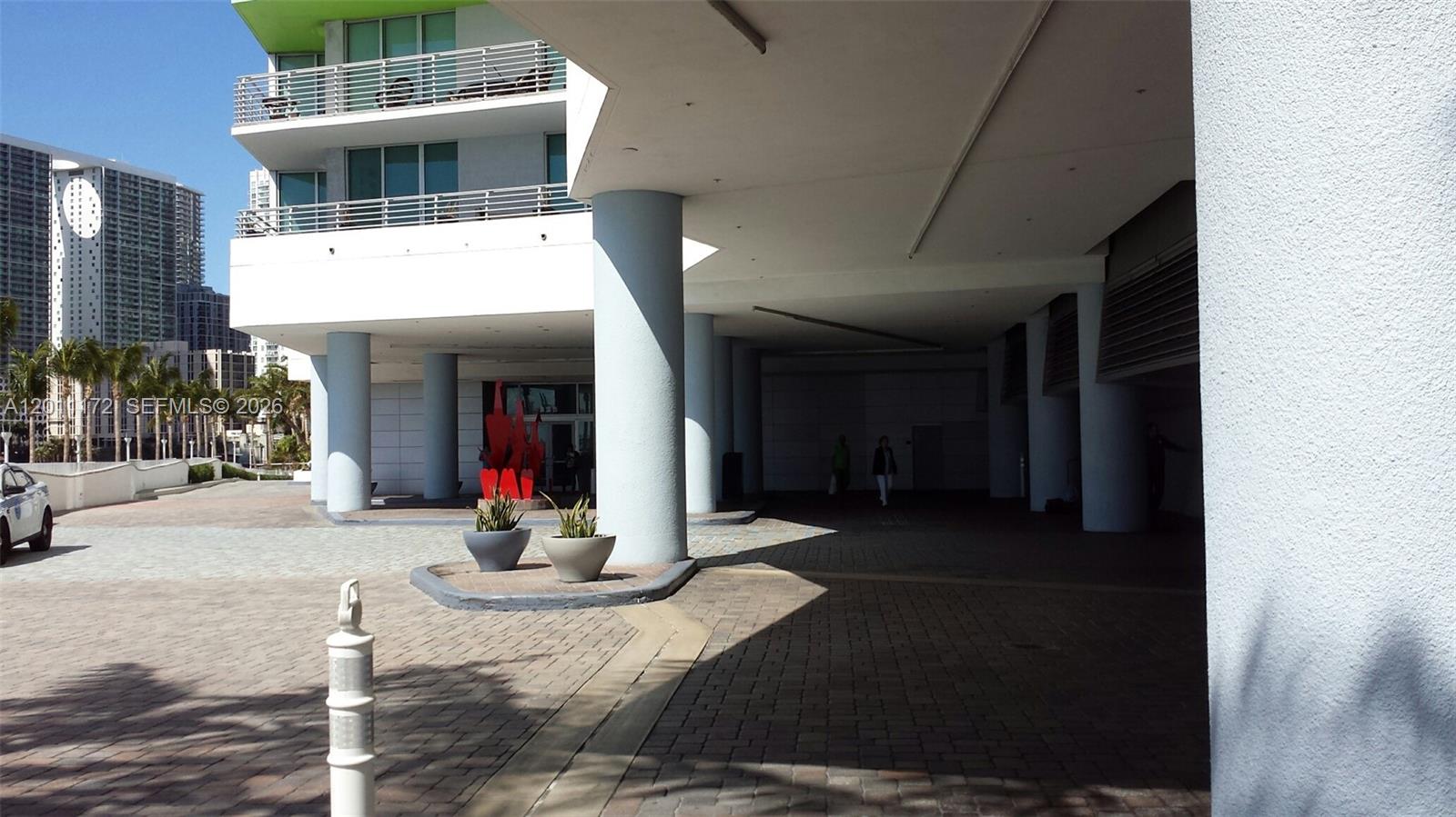 325 S Biscayne Blvd #3120, Miami FL 33131