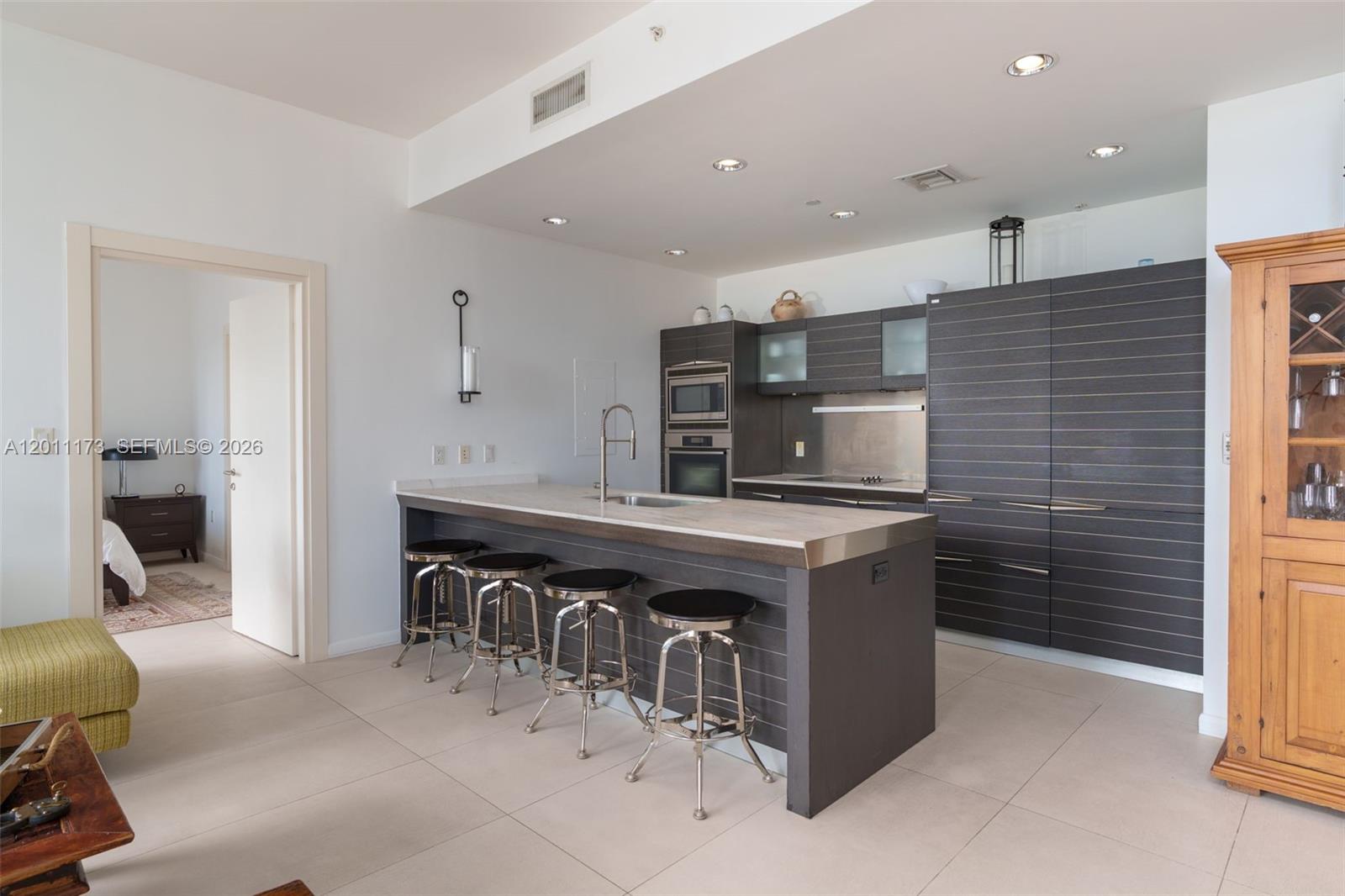 200 Biscayne Boulevard Way #1404, Miami FL 33131