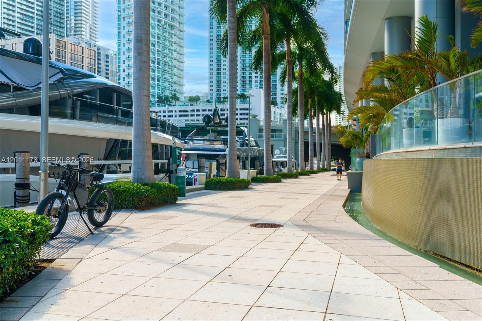 200 Biscayne Boulevard Way #1404, Miami FL 33131