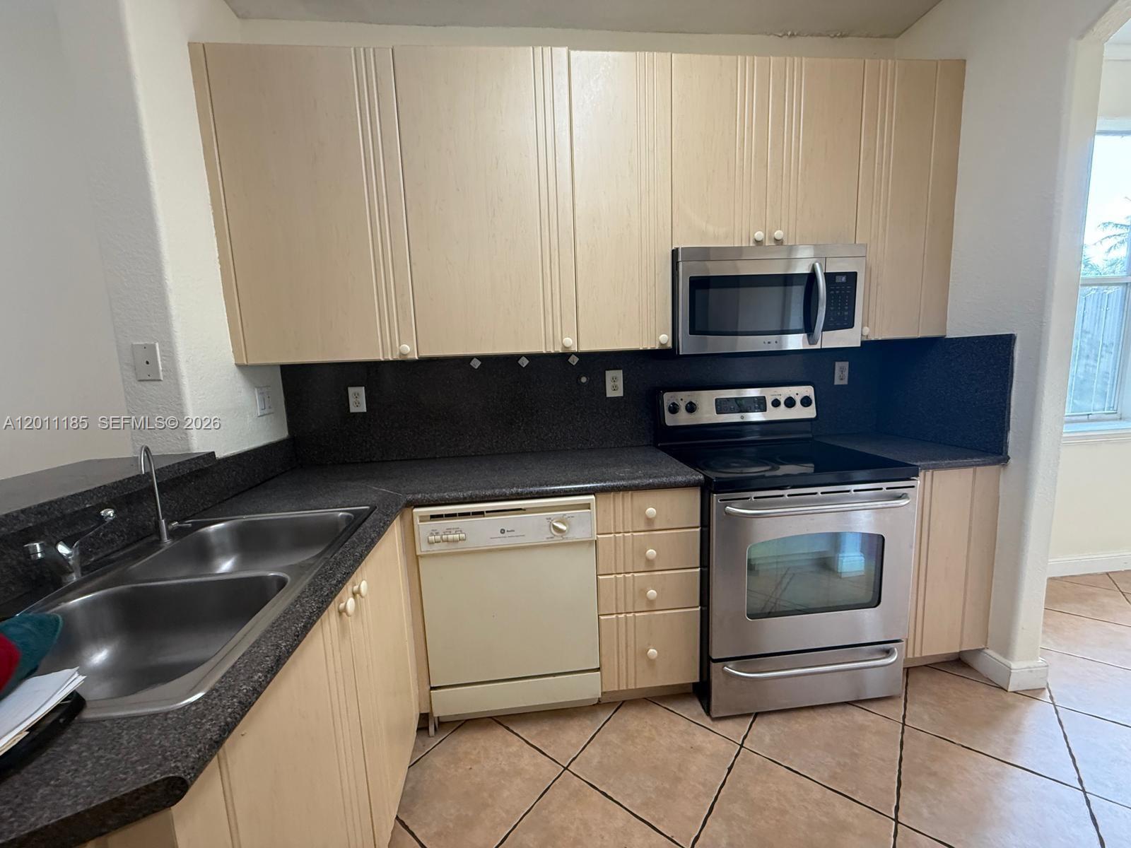 5470 NW 107th Ave #807, Doral FL 33178