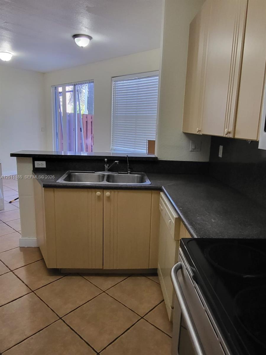 5470 NW 107th Ave #807, Doral FL 33178