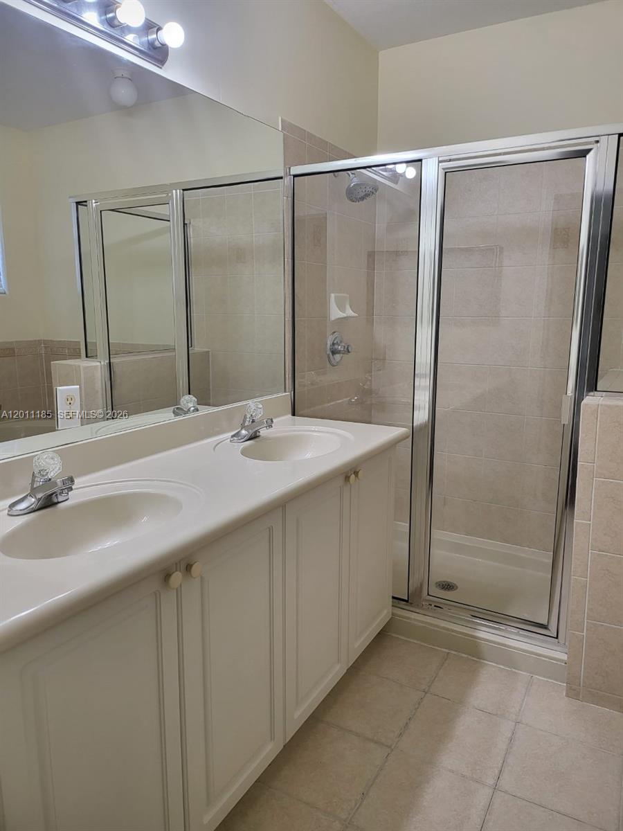 5470 NW 107th Ave #807, Doral FL 33178