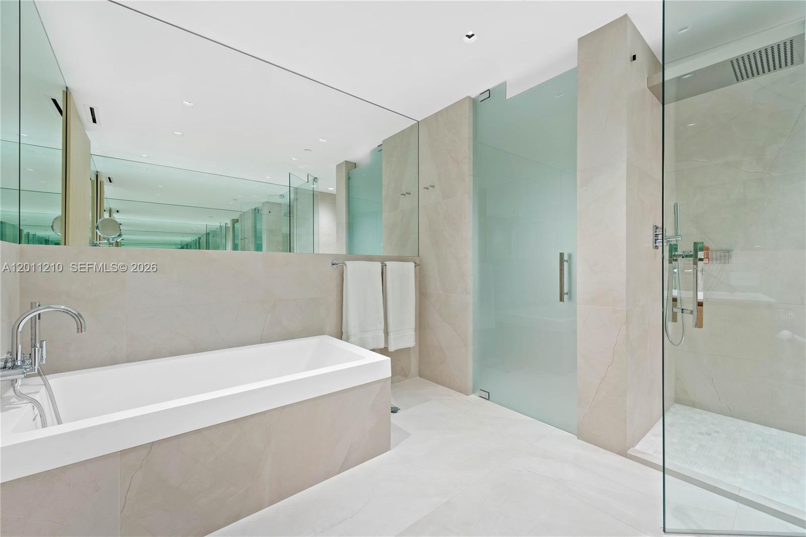 19242 Fisher Island Dr #19242, Miami Beach FL 33109