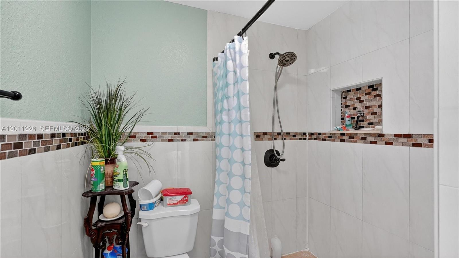 4271 NW 192nd St, Miami Gardens FL 33055