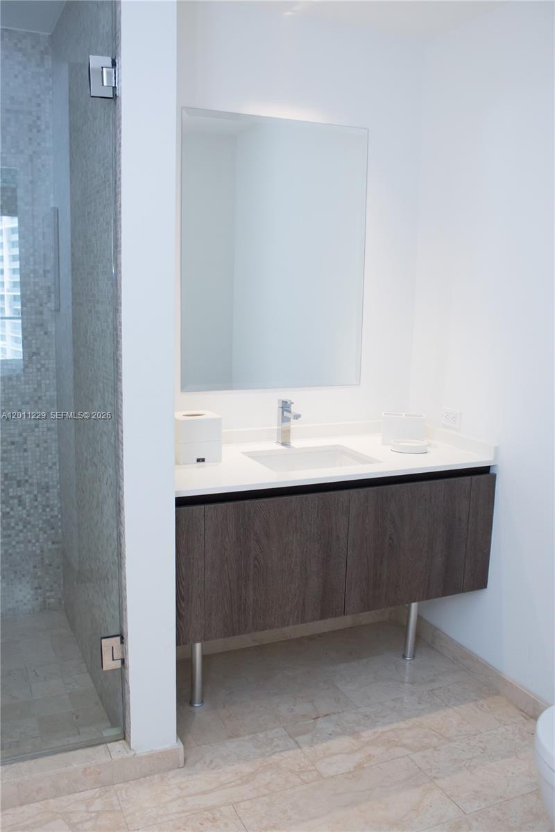 68 SE 6th St #2209, Miami FL 33131