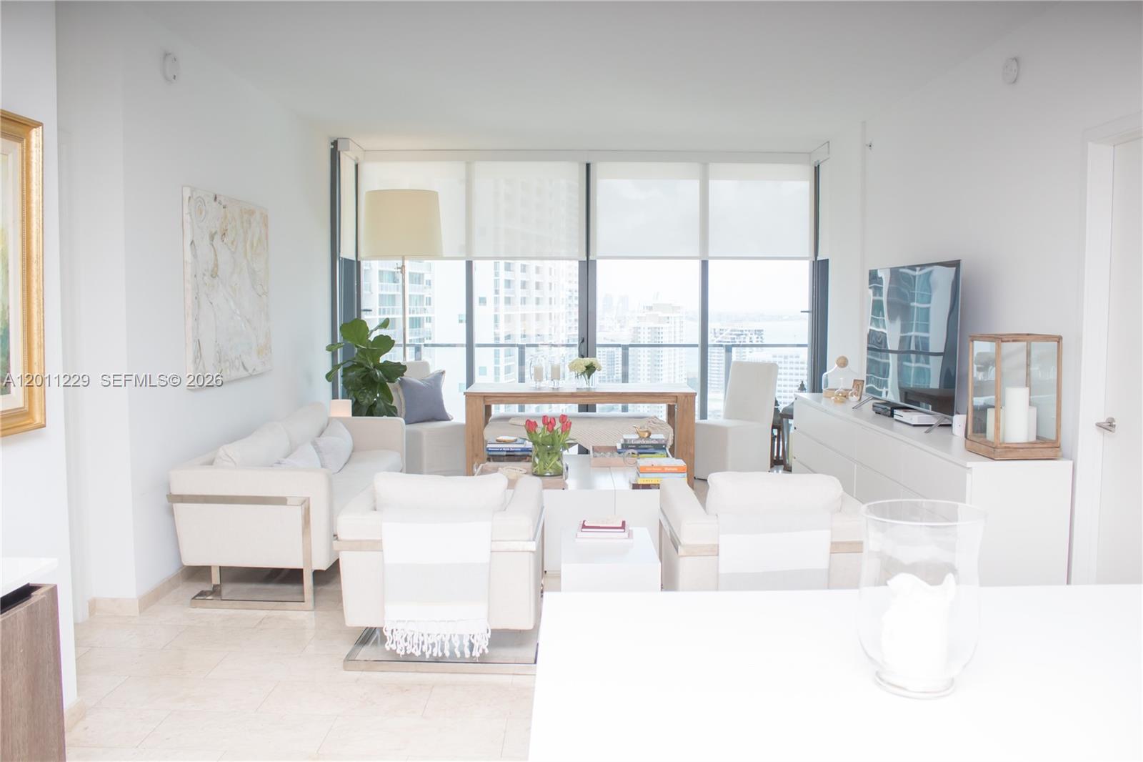 68 SE 6th St #2209, Miami FL 33131