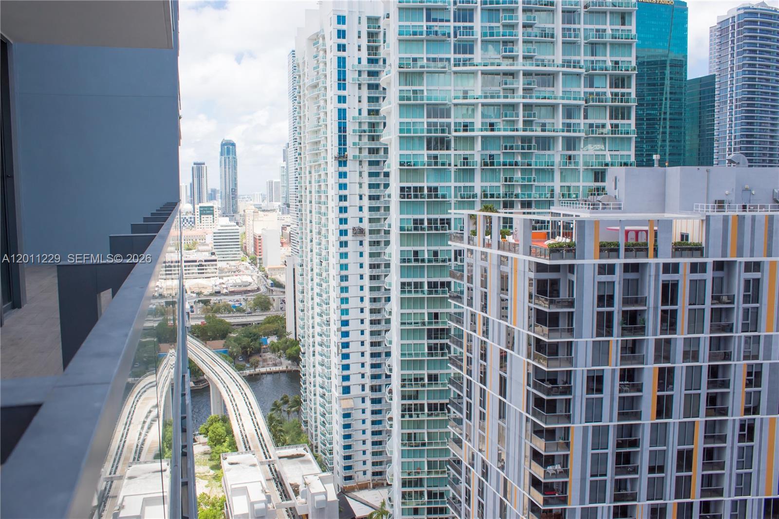 68 SE 6th St #2209, Miami FL 33131