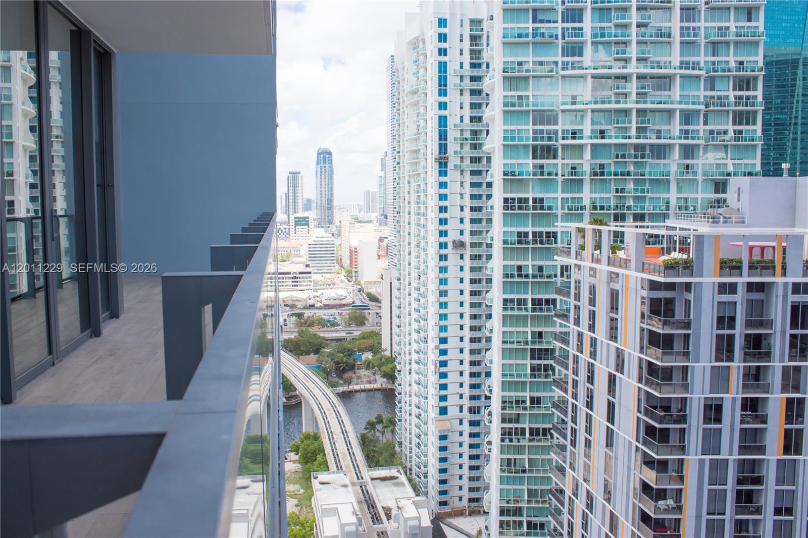 68 SE 6th St #2209, Miami FL 33131