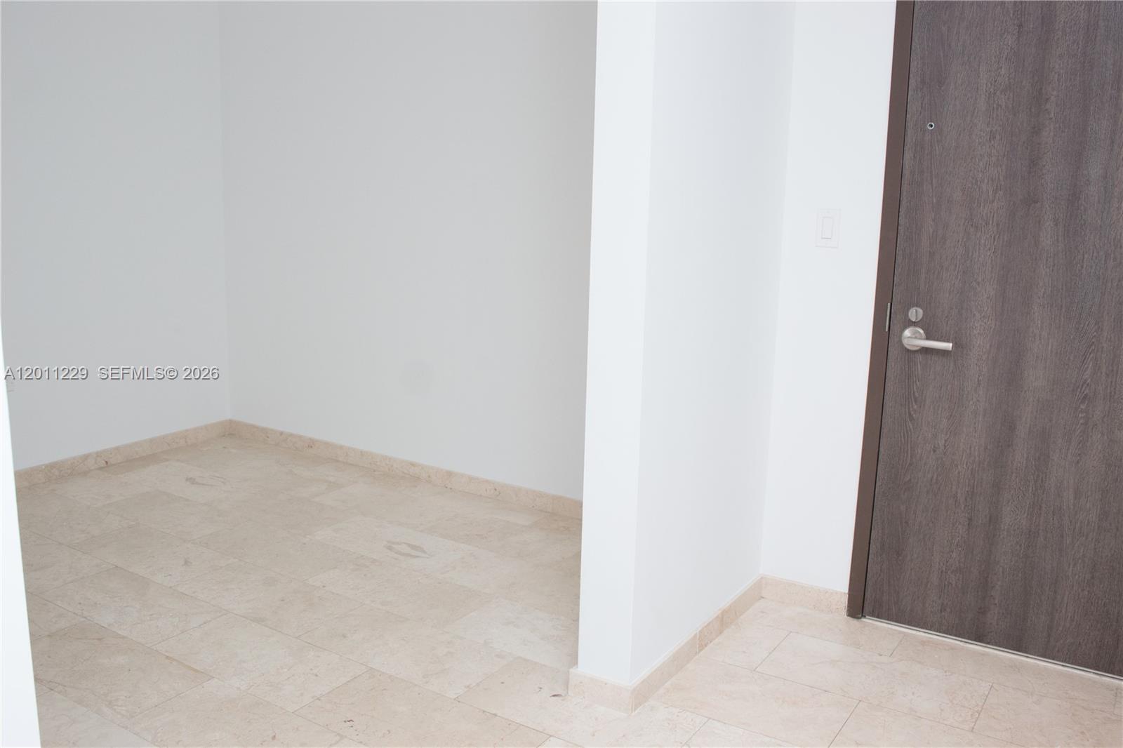 68 SE 6th St #2209, Miami FL 33131