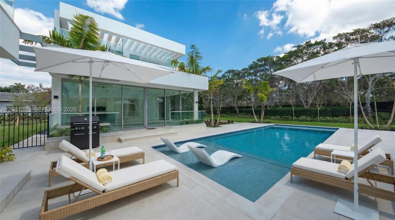 3280 Lake Ridge Lane, Weston FL 33332