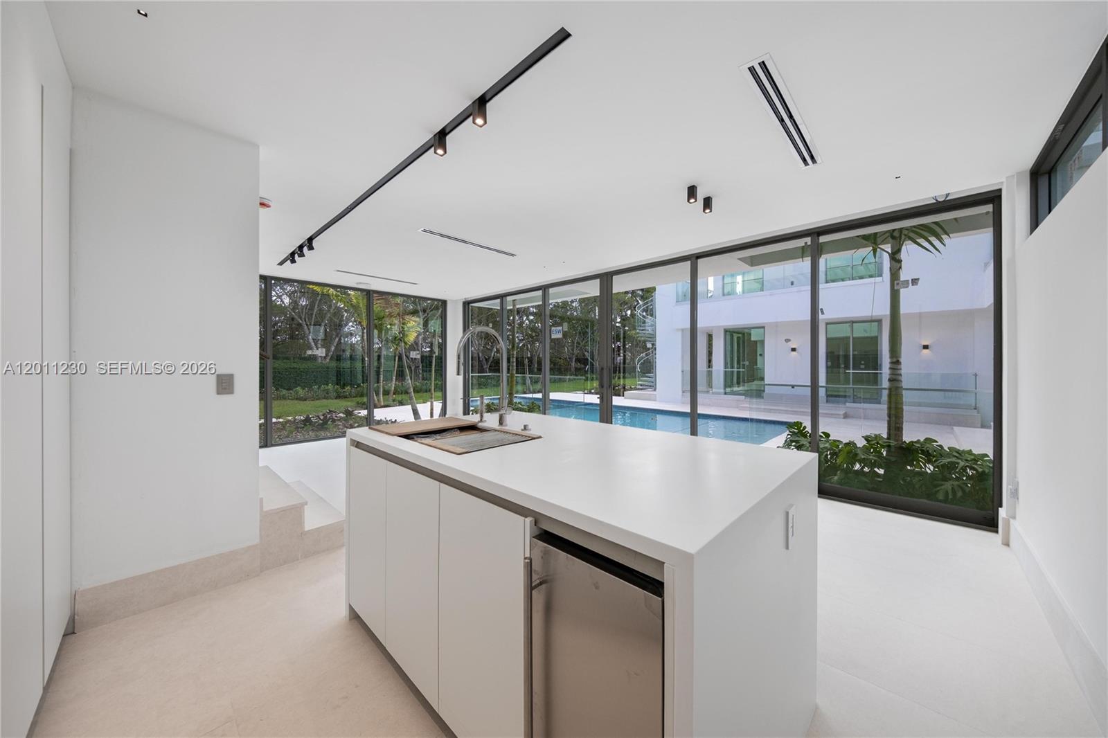 3280 Lake Ridge Lane, Weston FL 33332