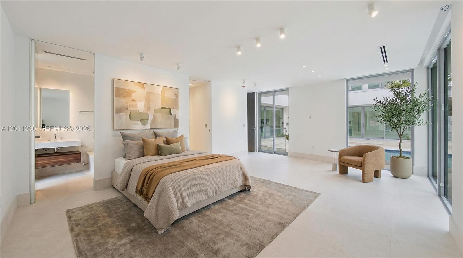 3280 Lake Ridge Lane, Weston FL 33332