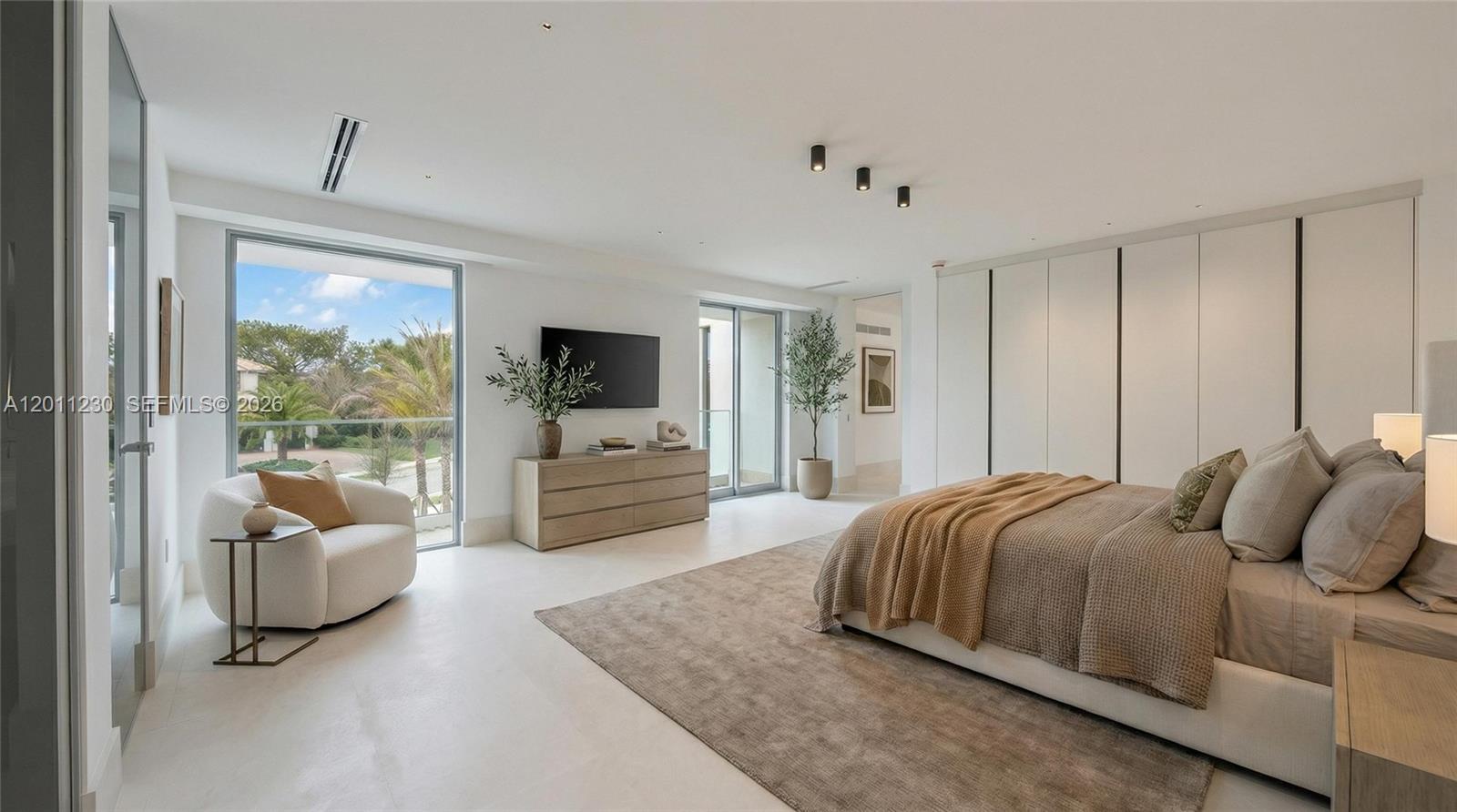 3280 Lake Ridge Lane, Weston FL 33332