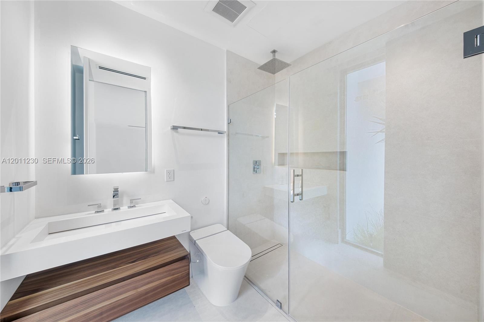 3280 Lake Ridge Lane, Weston FL 33332