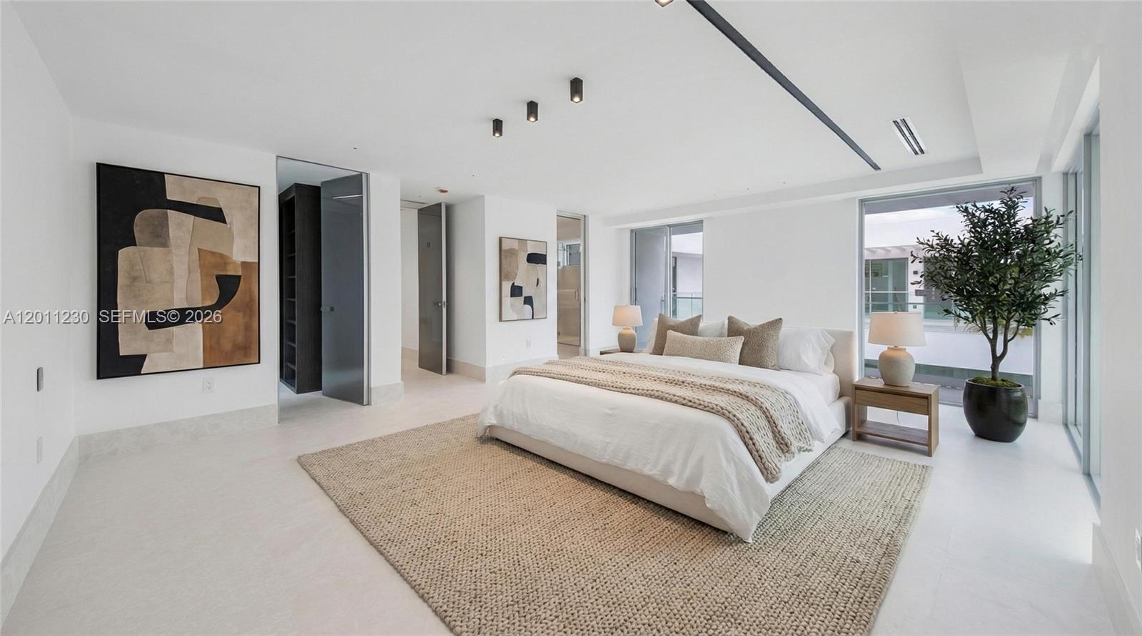 3280 Lake Ridge Lane, Weston FL 33332