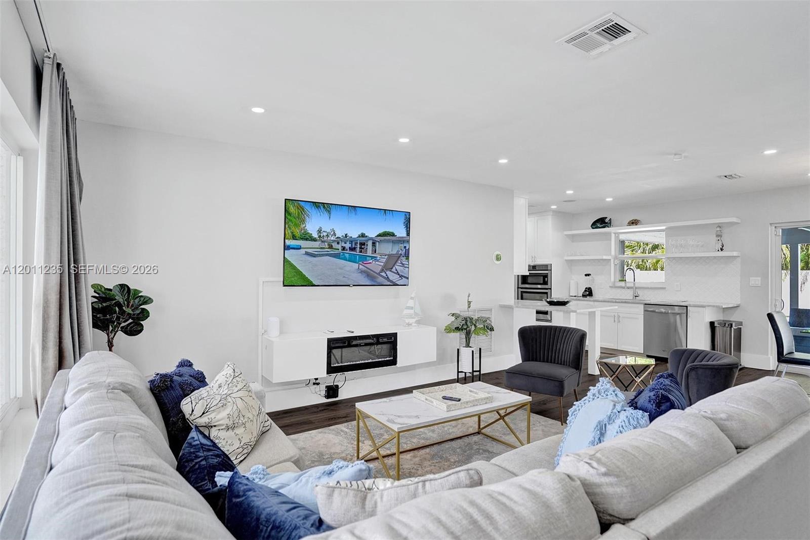 1247 SE 7th Ct, Deerfield Beach FL 33441