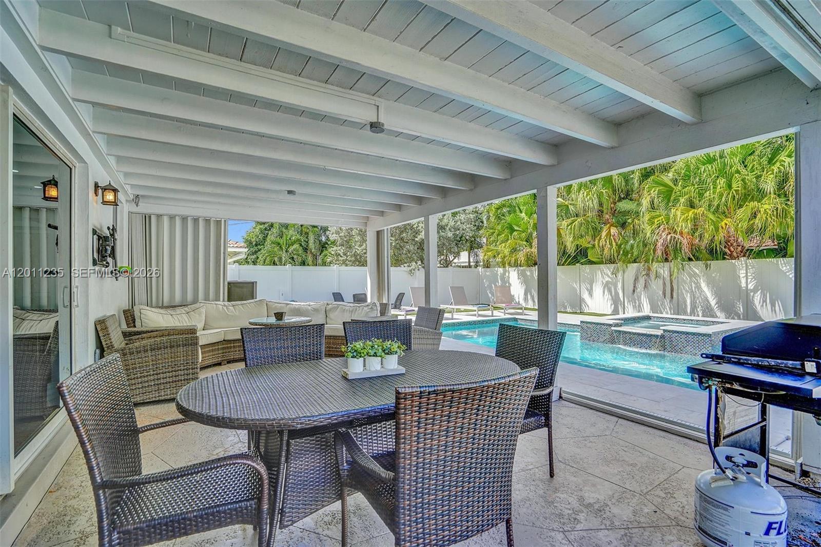 1247 SE 7th Ct, Deerfield Beach FL 33441