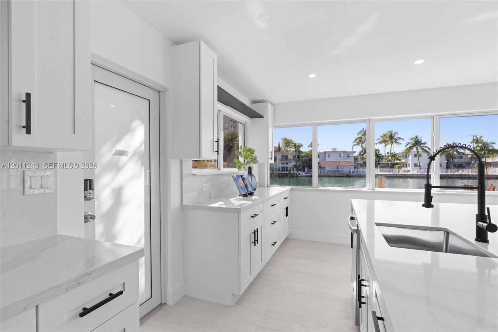 7286 Gary Ave, Miami Beach FL 33141