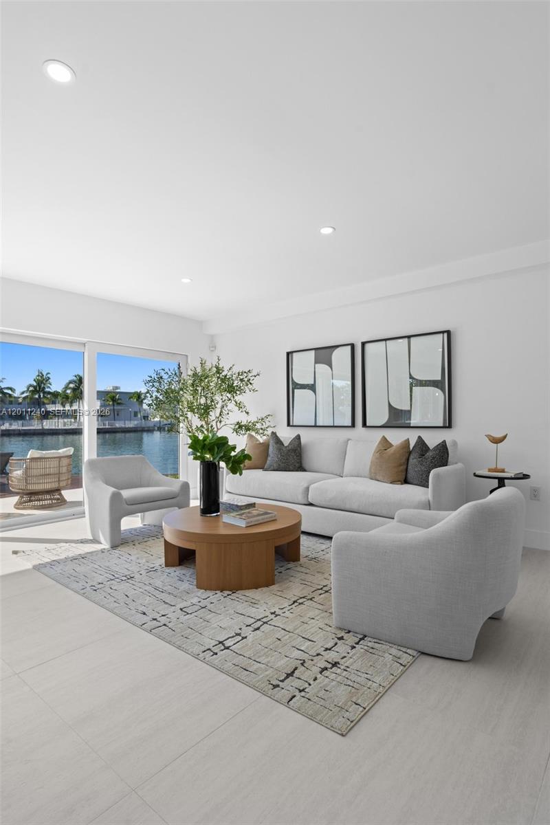 7286 Gary Ave, Miami Beach FL 33141
