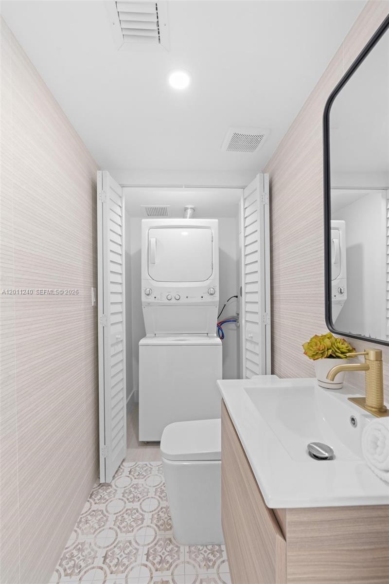 7286 Gary Ave, Miami Beach FL 33141