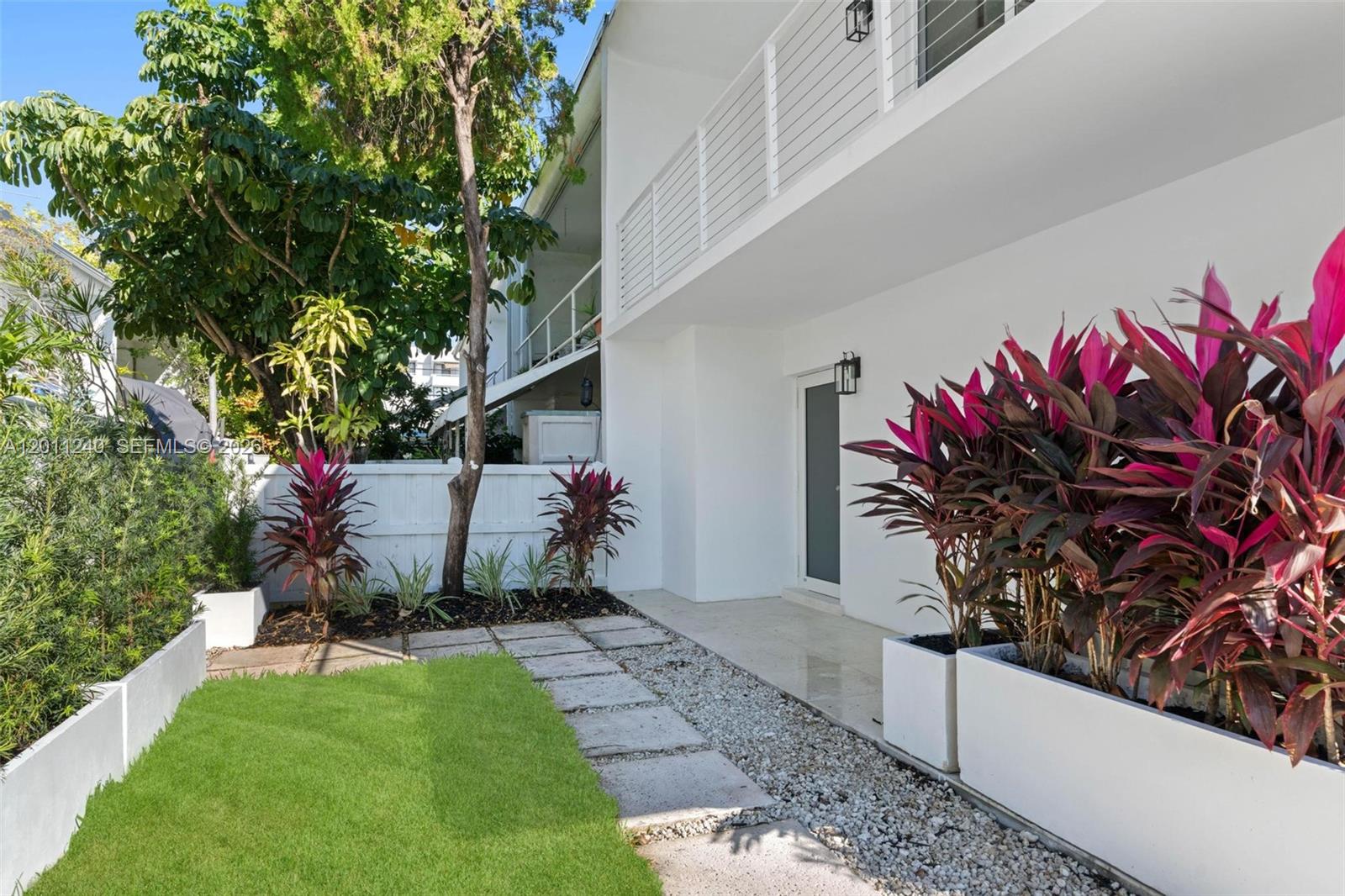 7286 Gary Ave, Miami Beach FL 33141