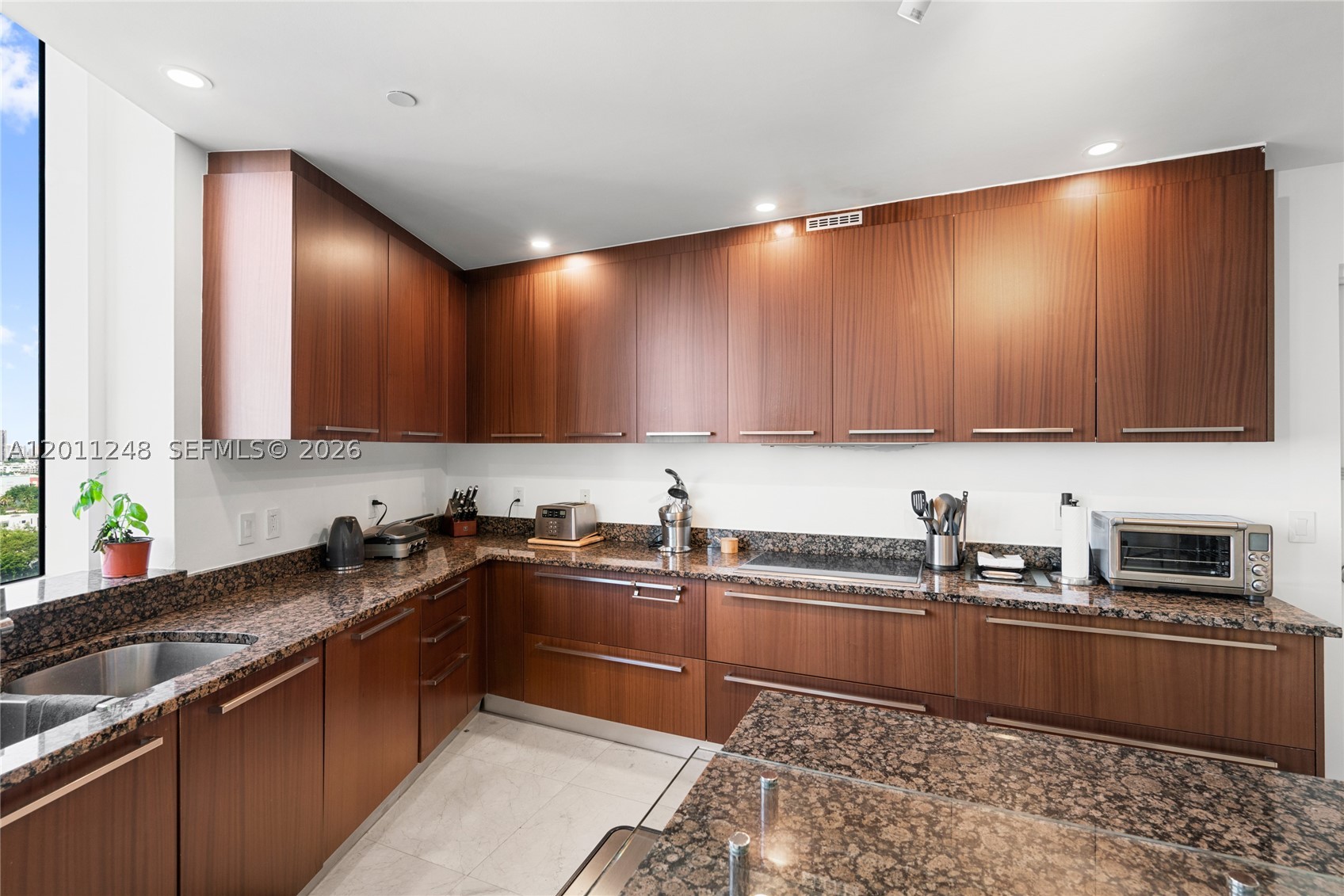 15901 Collins Ave #1206, Sunny Isles Beach FL 33160