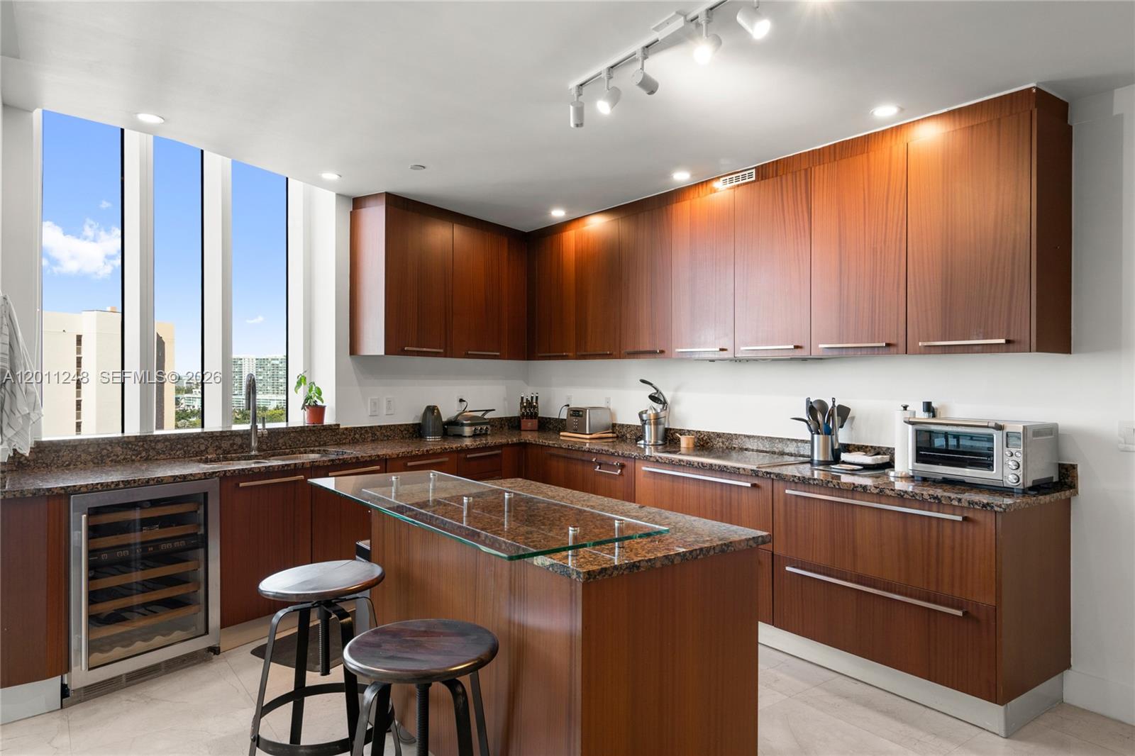 15901 Collins Ave #1206, Sunny Isles Beach FL 33160
