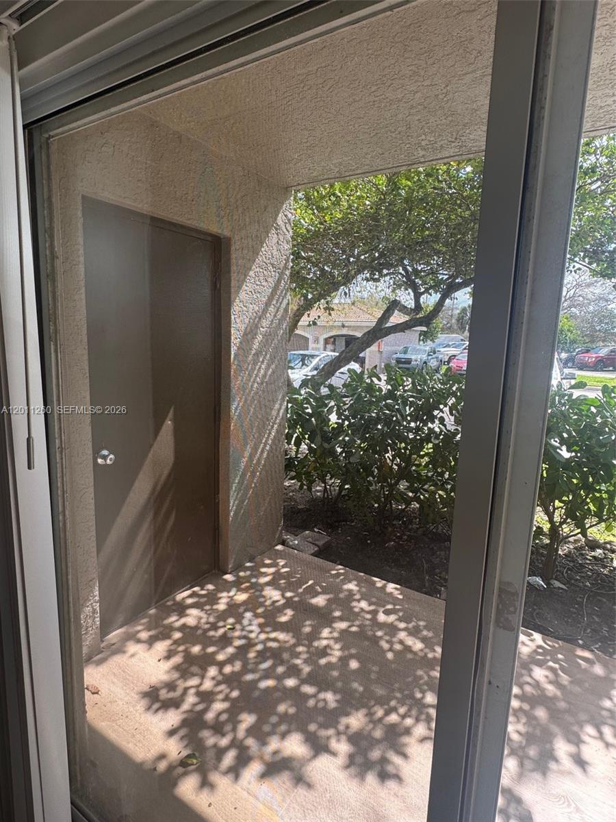 5065 Wiles Rd #103, Coconut Creek FL 33073