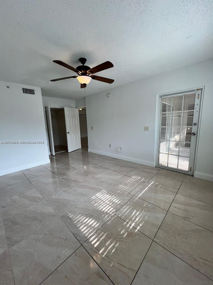 5065 Wiles Rd #103, Coconut Creek FL 33073