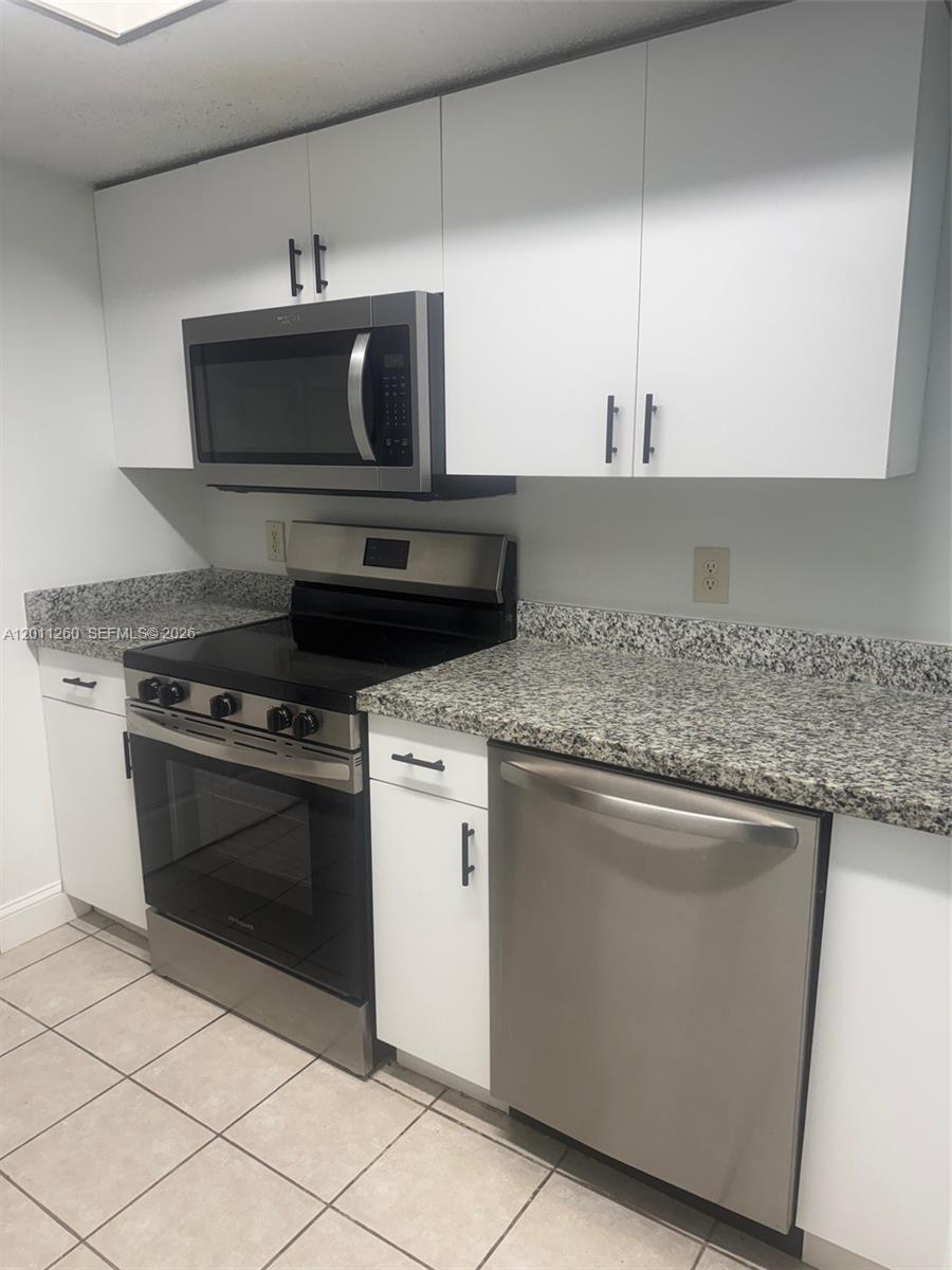 5065 Wiles Rd #103, Coconut Creek FL 33073