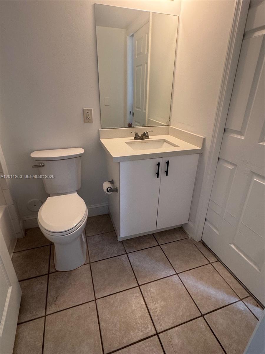 5065 Wiles Rd #103, Coconut Creek FL 33073