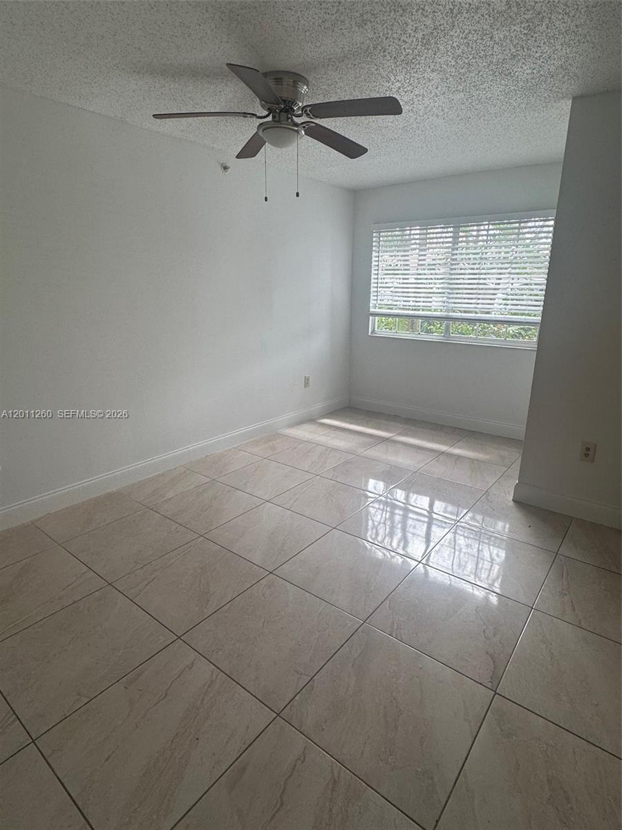 5065 Wiles Rd #103, Coconut Creek FL 33073