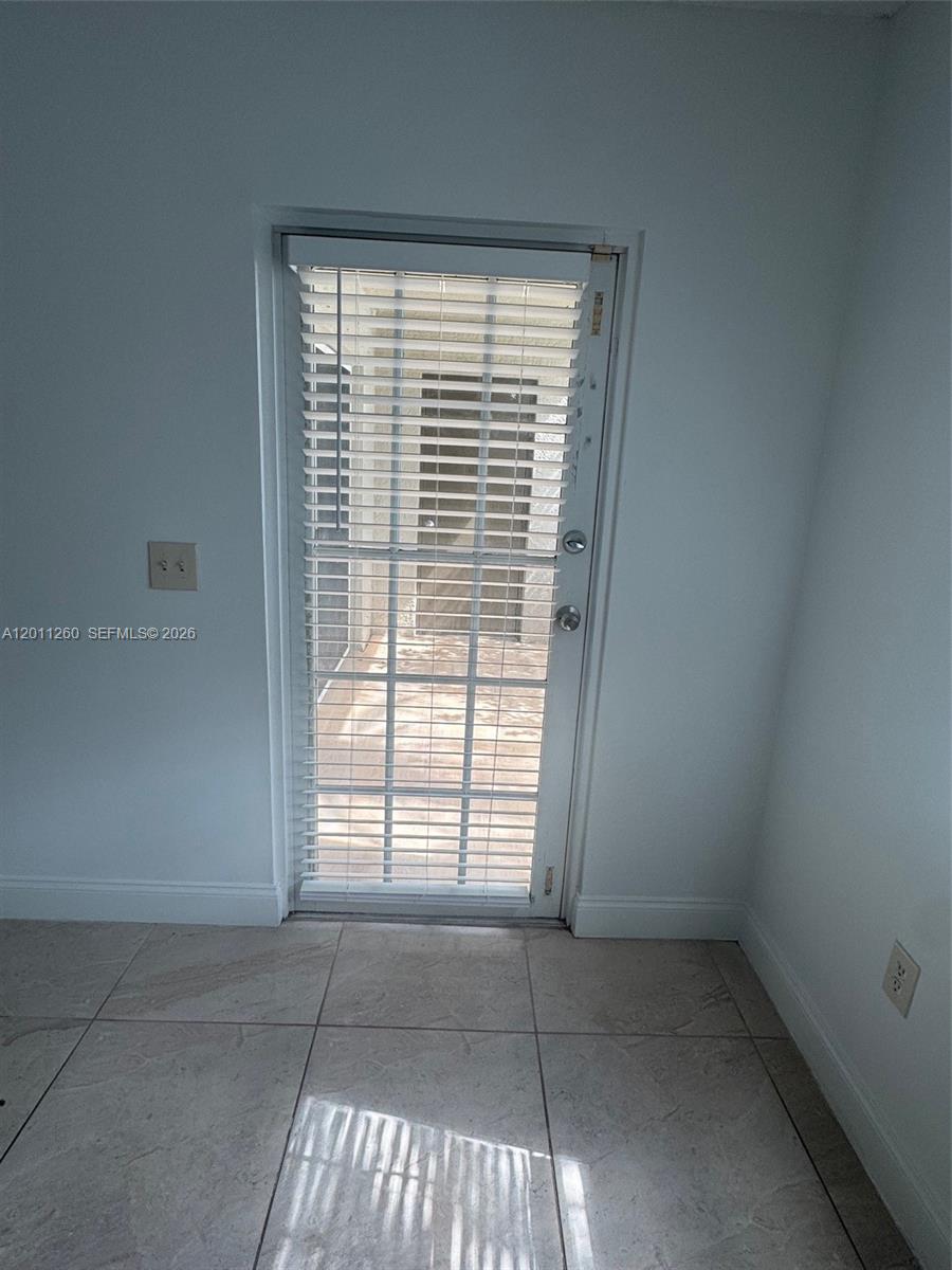 5065 Wiles Rd #103, Coconut Creek FL 33073